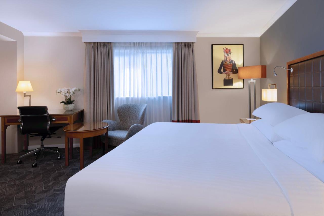 Delta Hotels By Marriott Northampton Extérieur photo