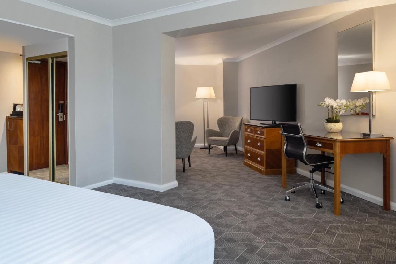 Delta Hotels By Marriott Northampton Extérieur photo