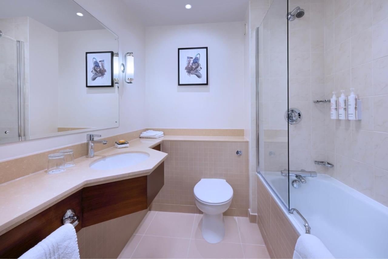 Delta Hotels By Marriott Northampton Extérieur photo