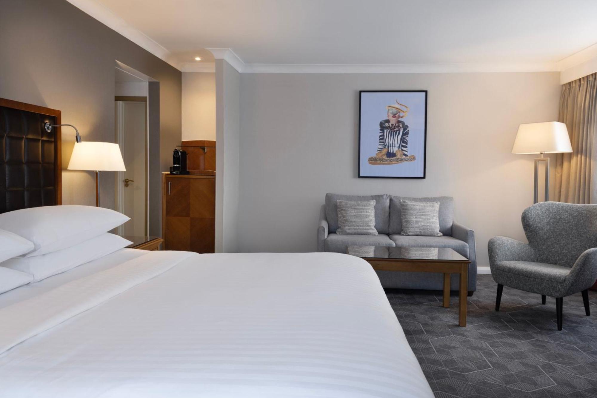 Delta Hotels By Marriott Northampton Extérieur photo