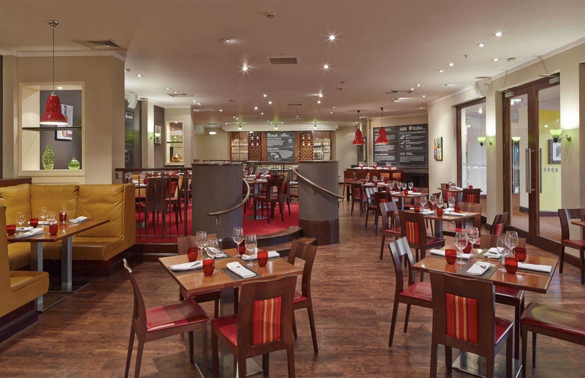 Delta Hotels By Marriott Northampton Extérieur photo
