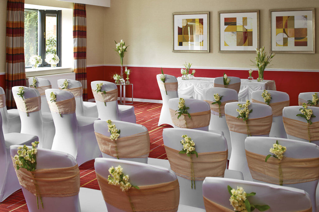 Delta Hotels By Marriott Northampton Extérieur photo