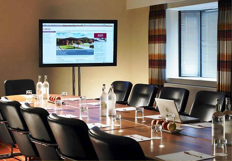Delta Hotels By Marriott Northampton Extérieur photo